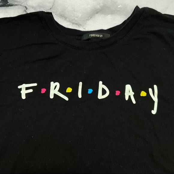 Friday Friends Tee - Picture 3 of 4
